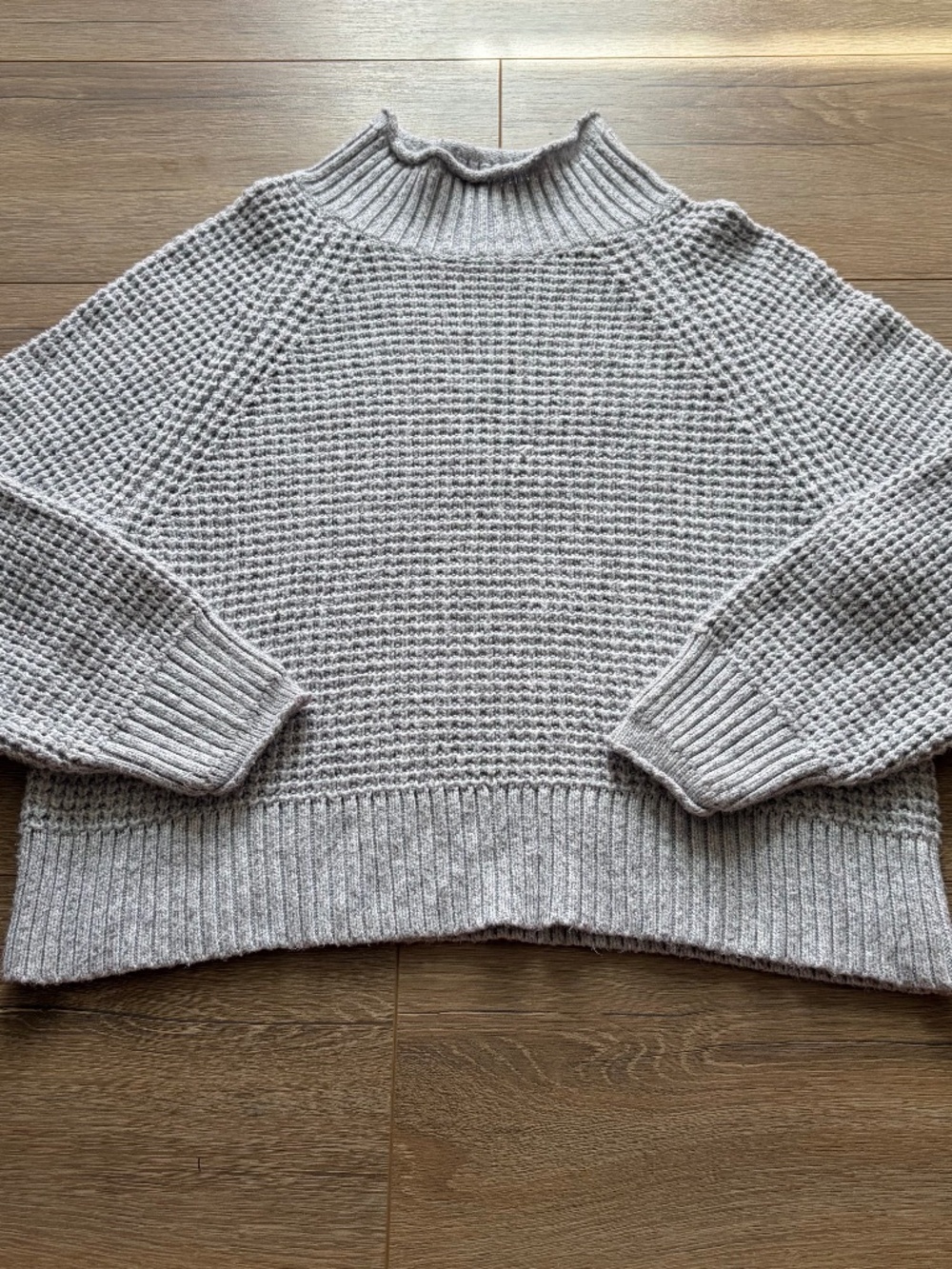 American Eagle Outfitters Sweater size Large